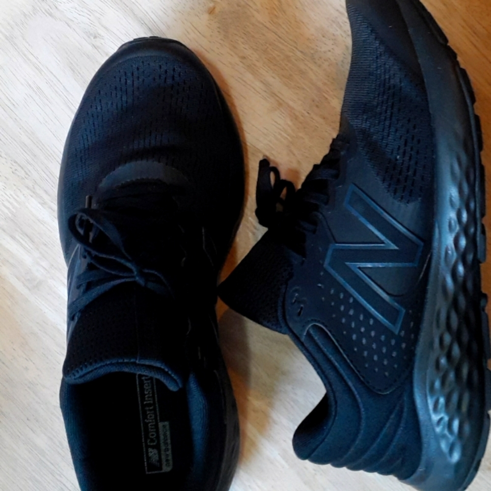 Men's New Balance sneakers